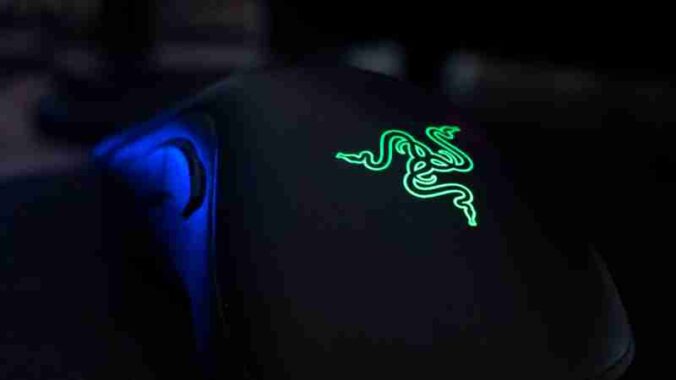w 1 0, tags: die razer basilisk ultimate - unsplash